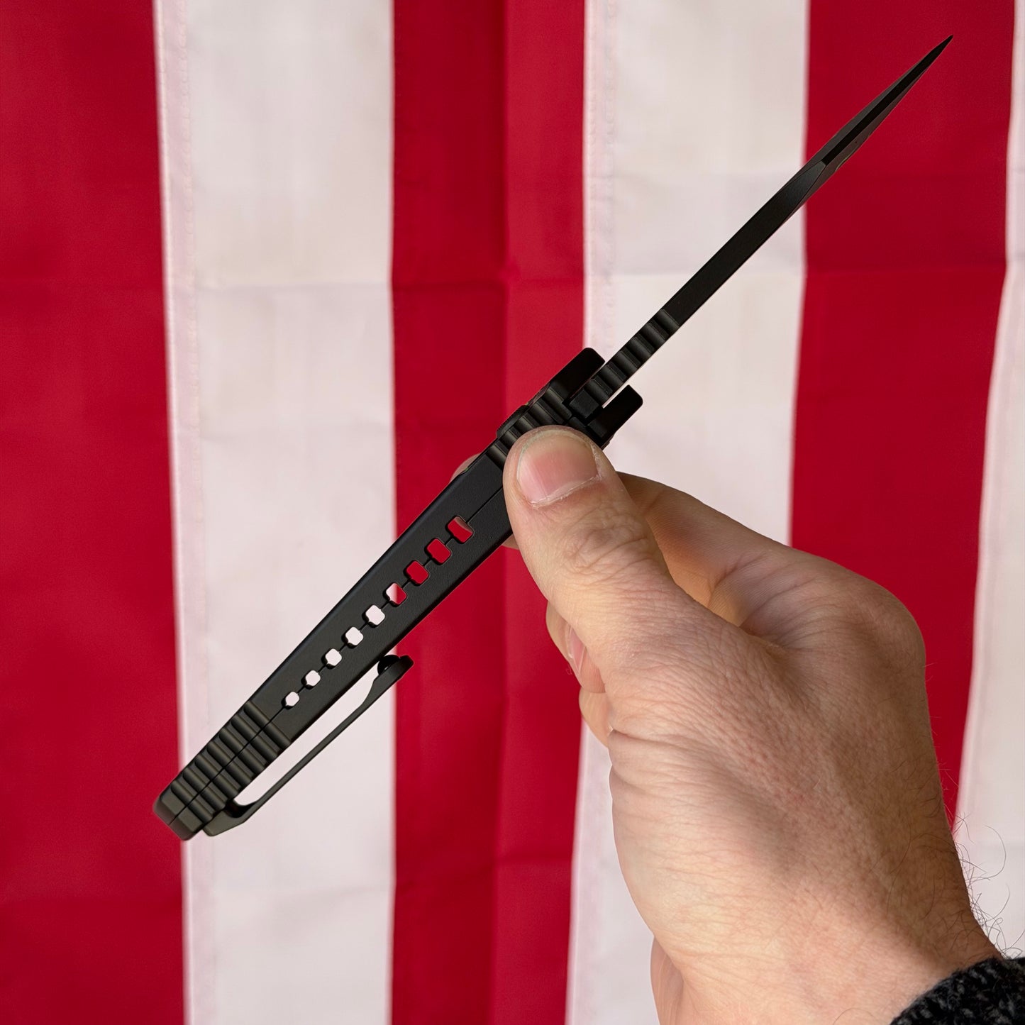 Heretic Pariah Toxic Magma Green Aluminum 3.75 inch MagnaCut Automatic Button Lock Knife – Made in USA (H048MAGTX)