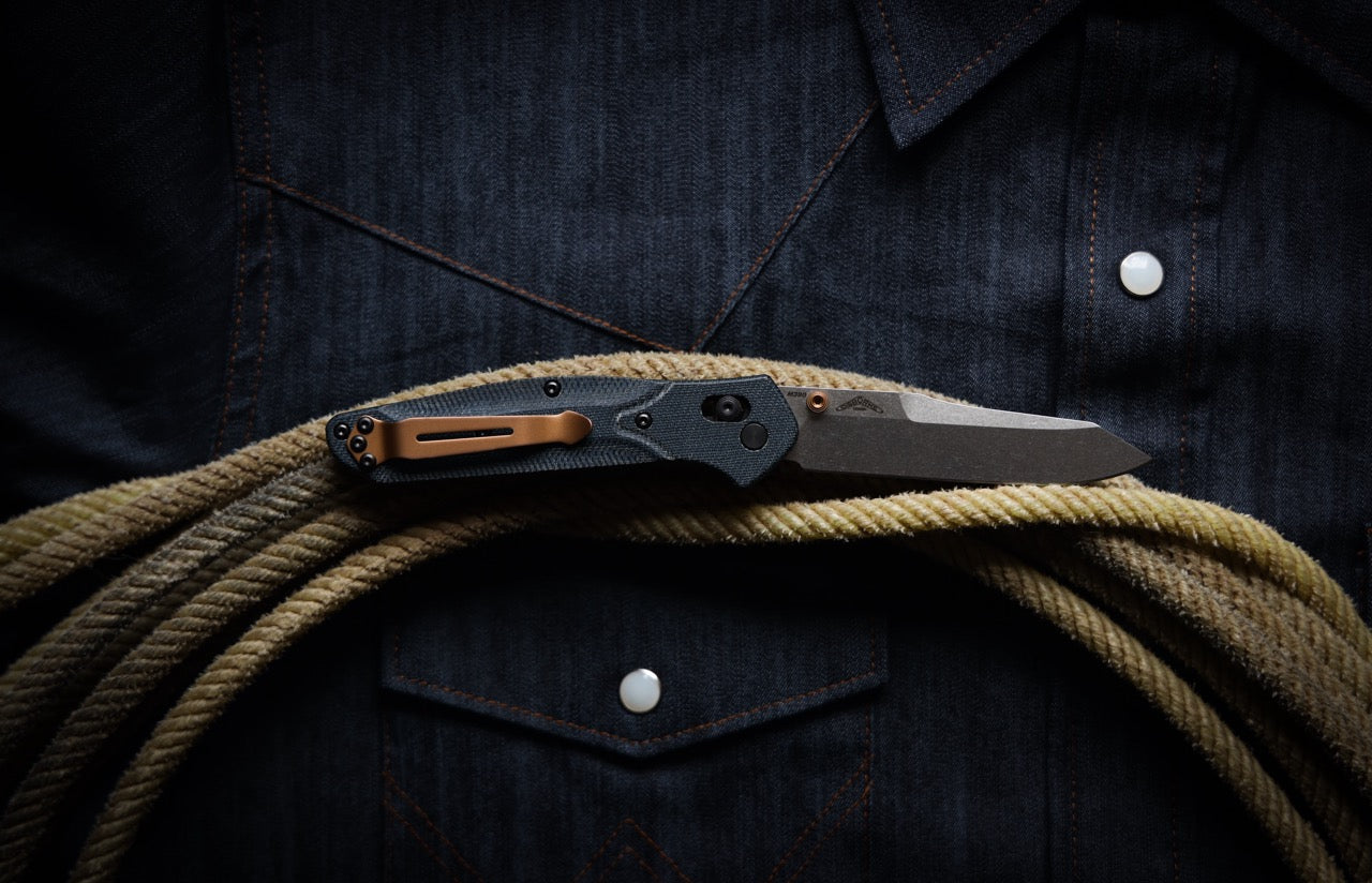 Benchmade Osborne 940-04 Denim Micarta, 3.4″ M390 Reverse Tanto Blade, Made in USA (940-04)