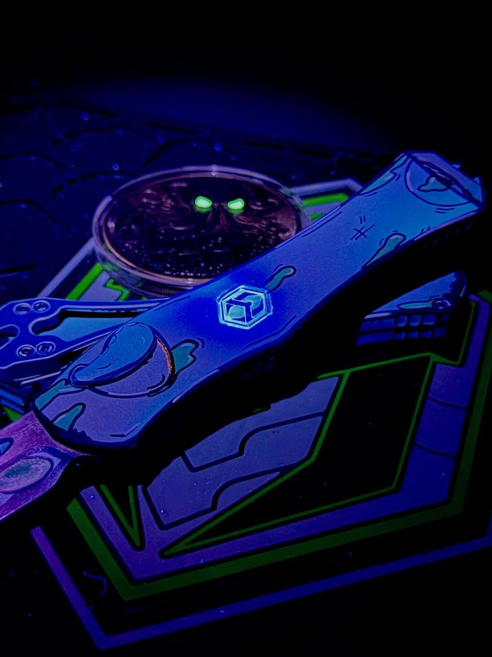 Heretic Hydra V4 RE Shipwreck Cel Shade Automatic Knife, Recurve Blade, Single-Action OTF, Made in USA (H408-CS-SHIP)