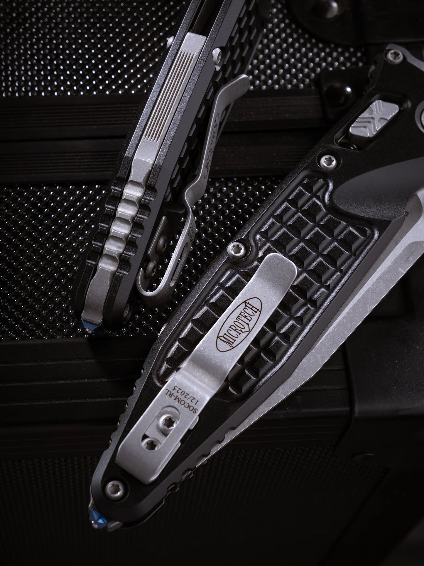 Microtech SOCOM Elite RAM-LOK™ Knife, Apocalyptic® Clip Point Blade, Black Frag Aluminum Handle, 3.8″, Made in USA (160RL-10APFR)