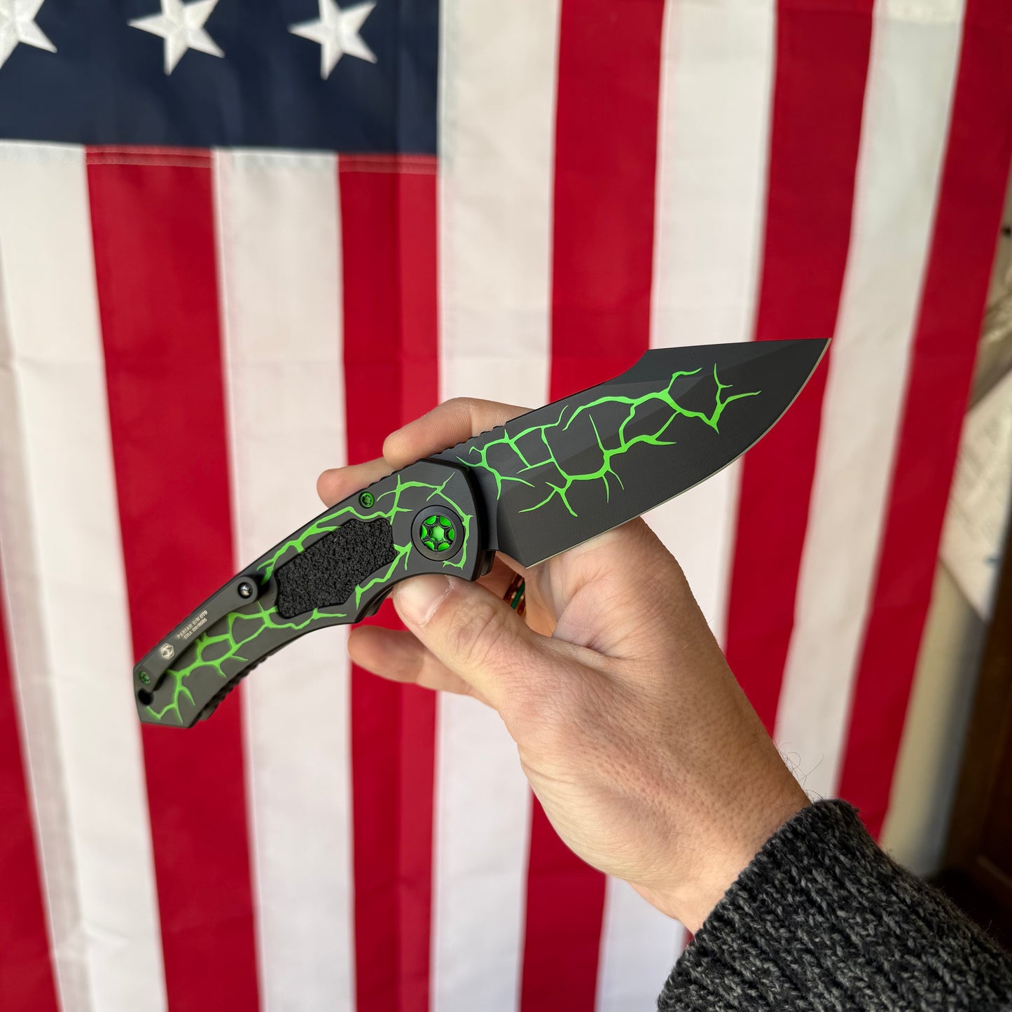 Heretic Pariah Toxic Magma Green Aluminum 3.75 inch MagnaCut Automatic Button Lock Knife – Made in USA (H048MAGTX)