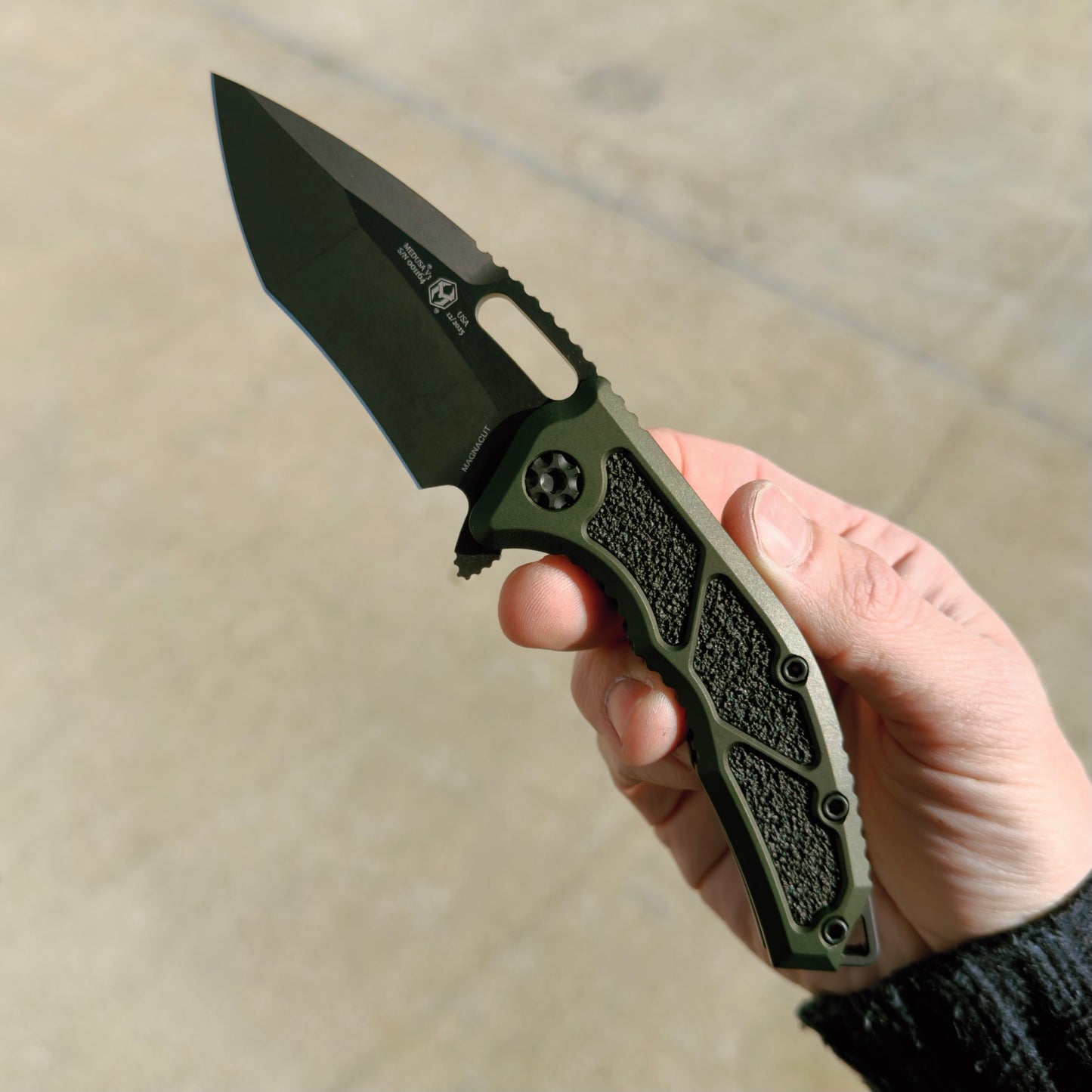 Heretic Medusa Manual RE DLC OD Green Tactical, 3″ MagnaCut Recurve Blade, Made in USA (H010-6A-GRN)