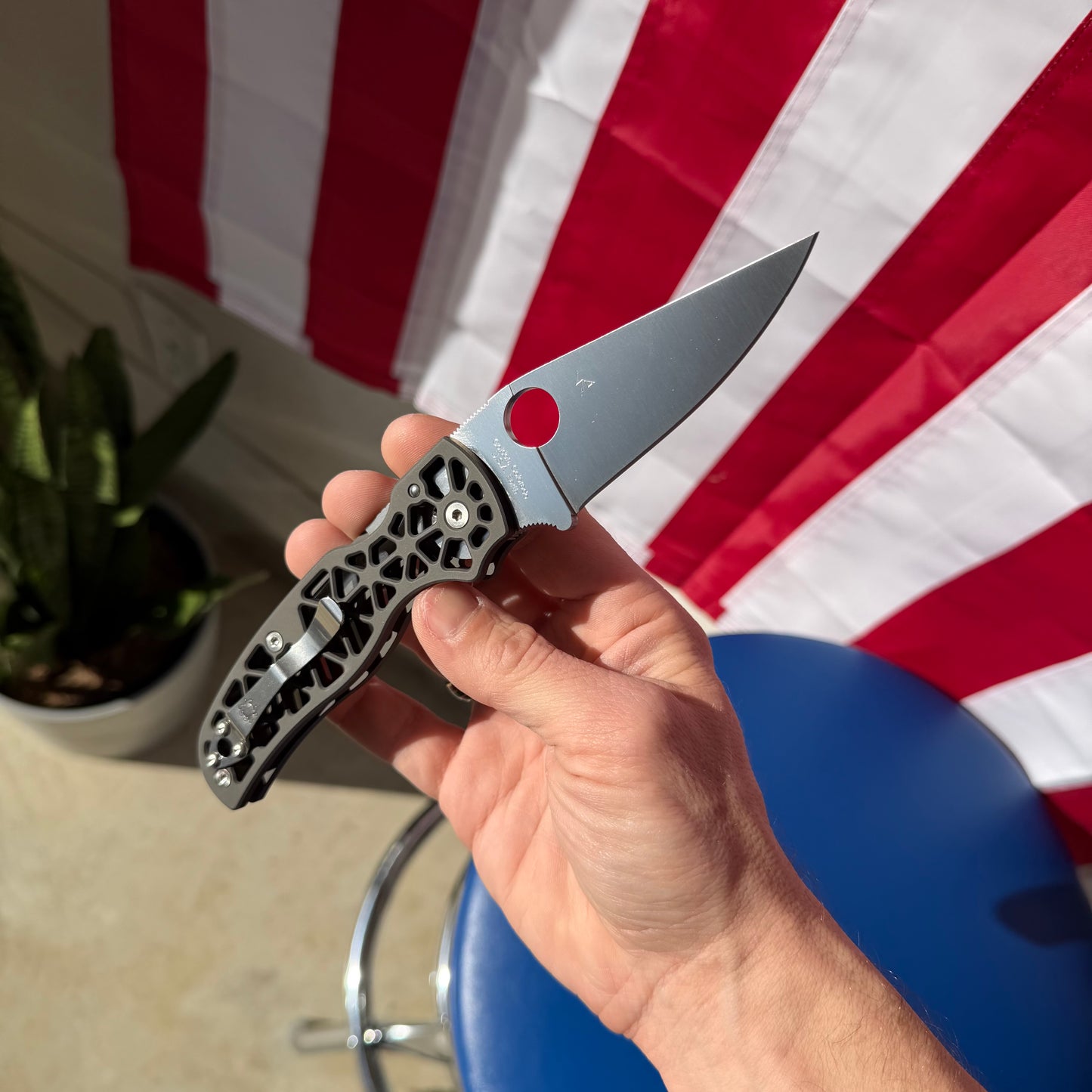 Spyderco Edgerati, 3.6″ CPM S30V Blade, Aluminum Handle, Compression Lock, Made in USA