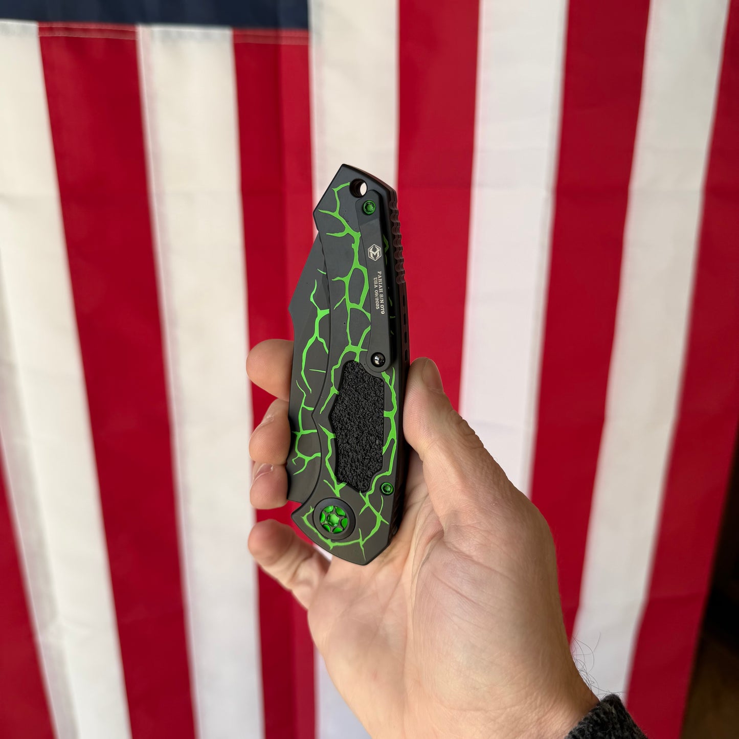 Heretic Pariah Toxic Magma Green Aluminum 3.75 inch MagnaCut Automatic Button Lock Knife – Made in USA (H048MAGTX)