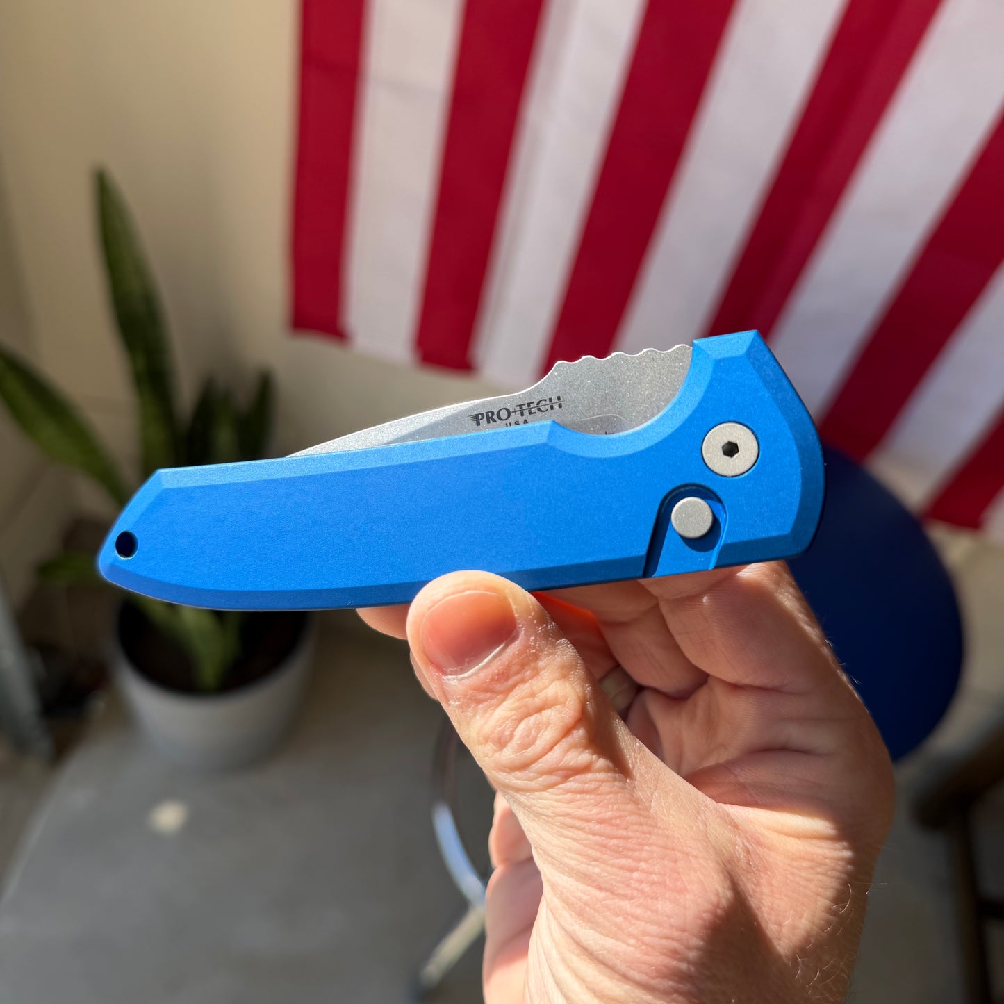 Pro-Tech Rockeye Automatic Knife – Blue Aluminum Handle, Stonewash MagnaCut Blade – Made in USA (LG3101-Blue)