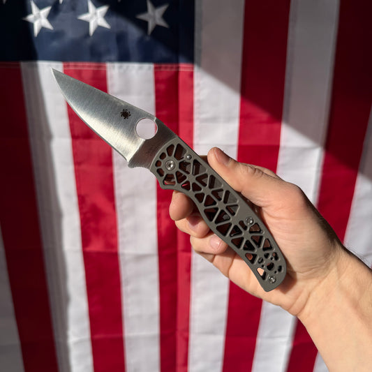 Spyderco Edgerati, 3.6″ CPM S30V Blade, Aluminum Handle, Compression Lock, Made in USA