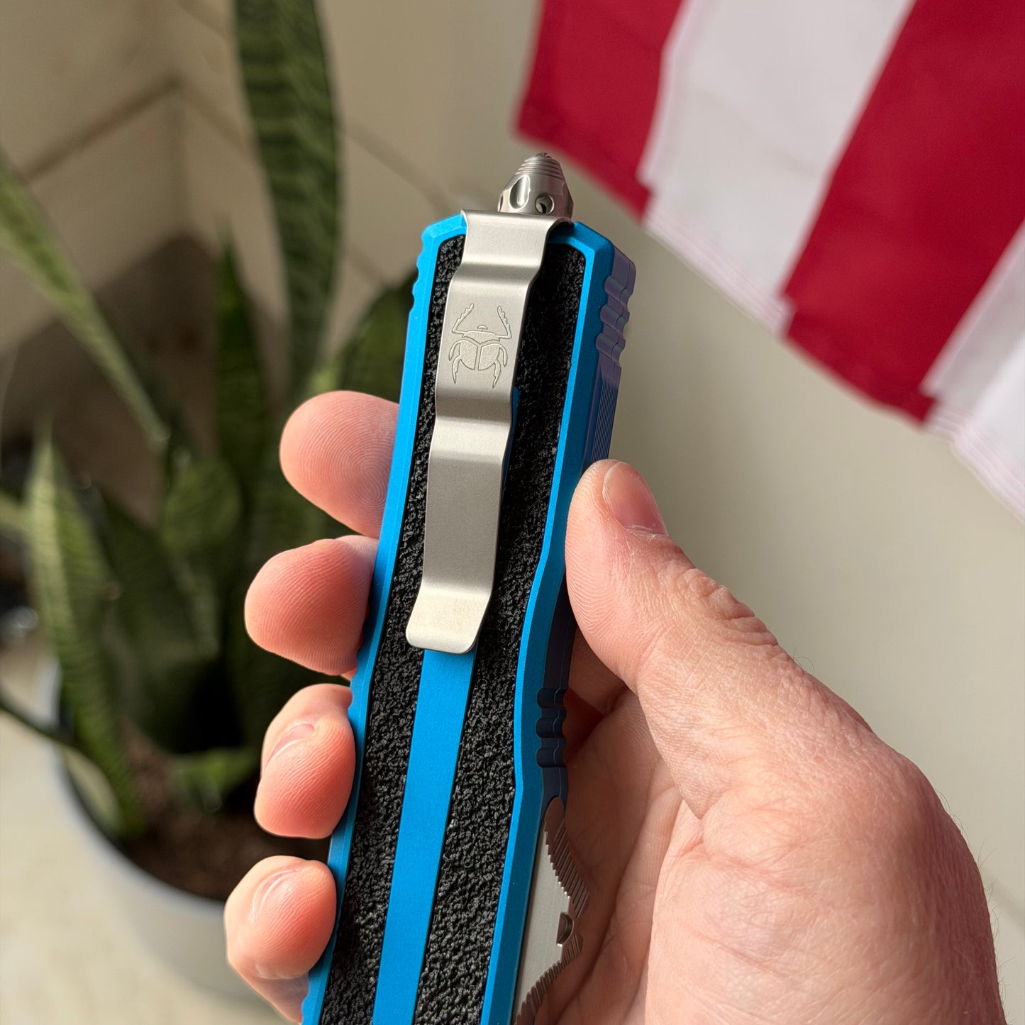 Microtech Scarab II Gen III Blue, 3.8 inch M390MK Dagger Blade, Automatic OTF, Made in USA (1180-10BL)