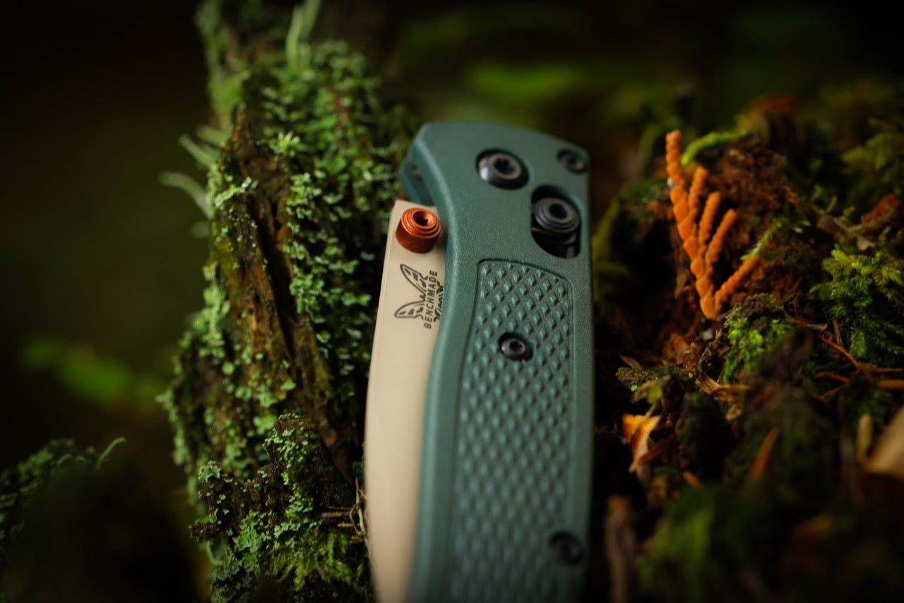 Benchmade Mini Bugout®, Taiga Green Grivory Handle, Tan ELMAX Blade, 2.82″, Made in USA (533TN-2601)