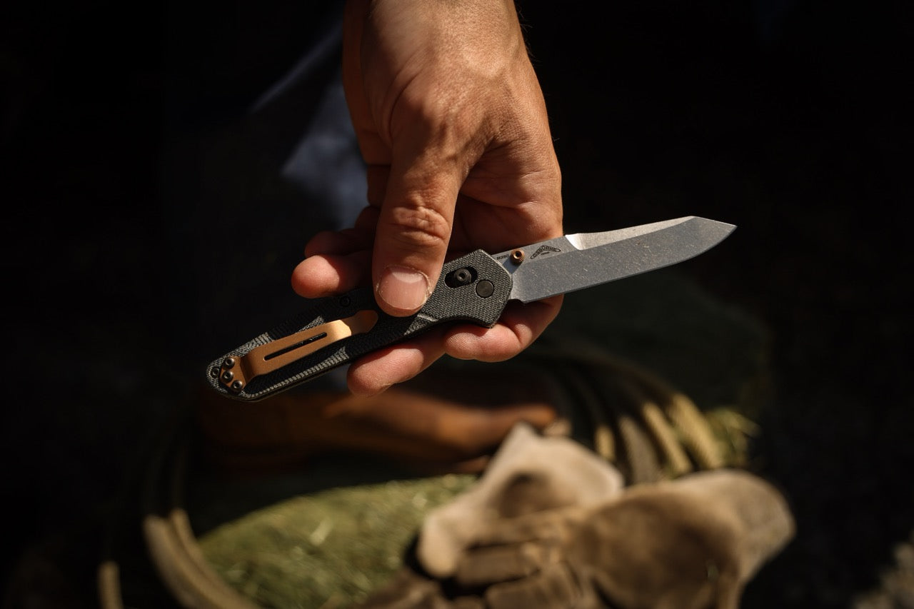 Benchmade Osborne 940-04 Denim Micarta, 3.4″ M390 Reverse Tanto Blade, Made in USA (940-04)